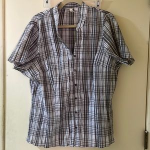 St. John’s bay 2X lightweight crinkled short sleeve top button front
